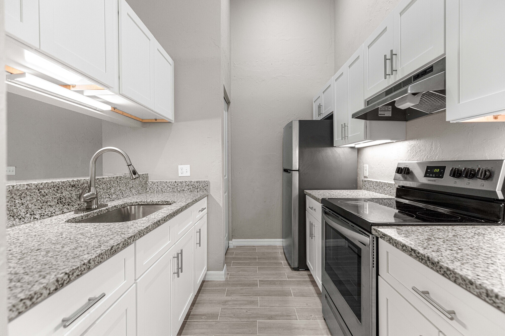 Building Photo - 4151 SE 22nd Ave