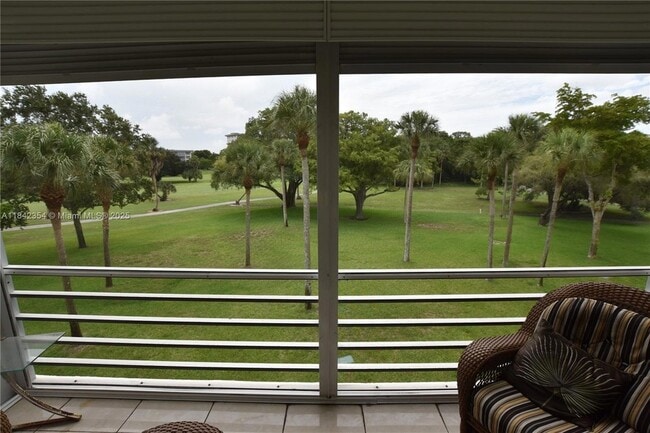 Building Photo - 3800 Oaks Clubhouse Dr