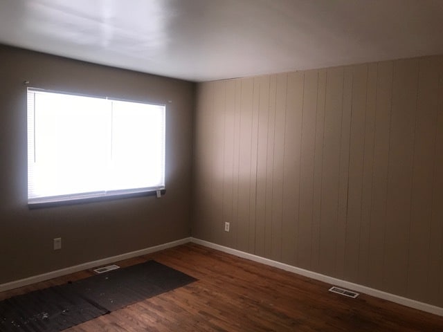 Building Photo - Awesome Eastpointe Ranch with finished basement