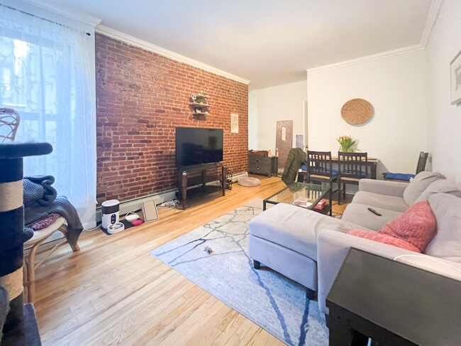 Building Photo - 36 AVENUE