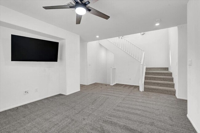 Building Photo - 8033 Skye Foxx St