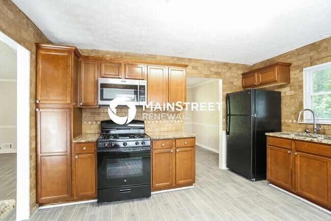 Building Photo - 3 Bedroom Pet-Friendly Home in Woodstock, GA with Main Street Renewal