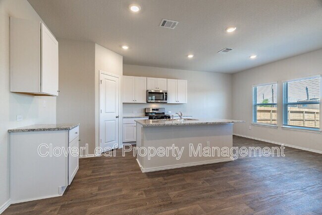 Building Photo - 466 Orion Dr