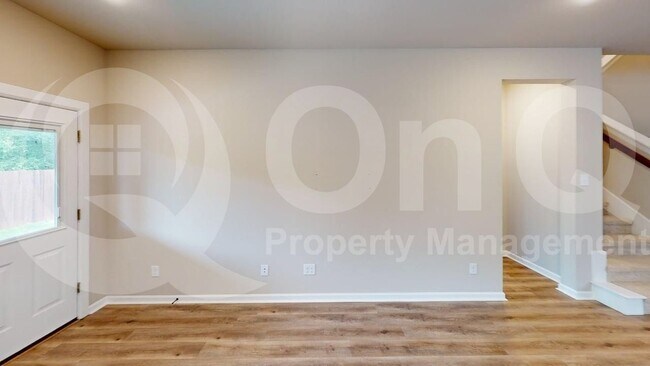 Building Photo - 5521 Capilano Ct