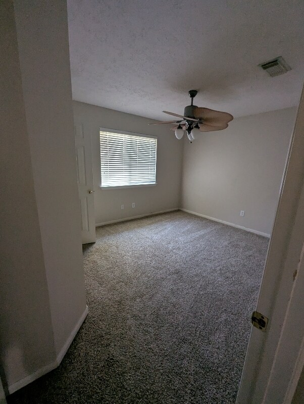 Building Photo - 4030 Harwood Dr