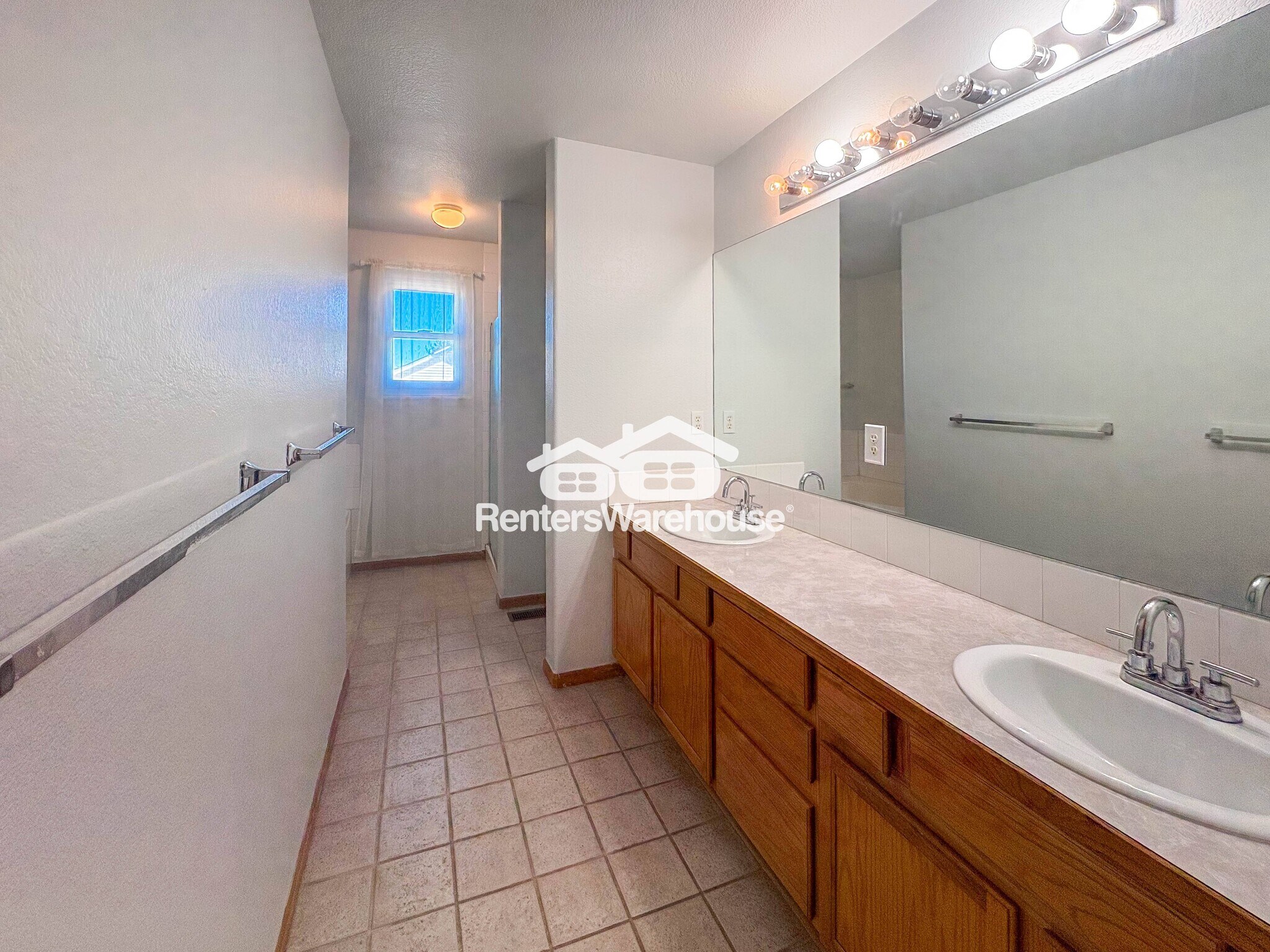 Building Photo - 4392 Deephaven Ct