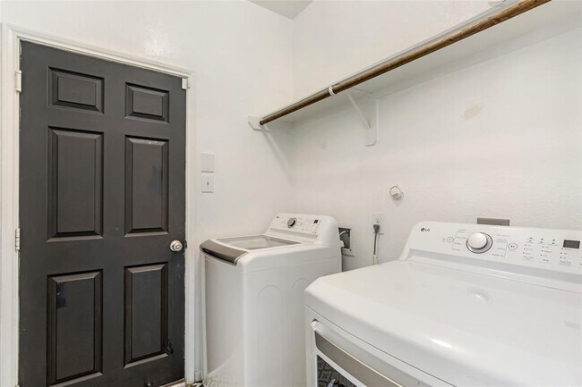 Building Photo - 21602 Rainfall Park Dr