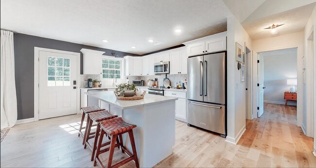 Building Photo - "Charming 3-Bed, 2-Bath Home on Claypool R...