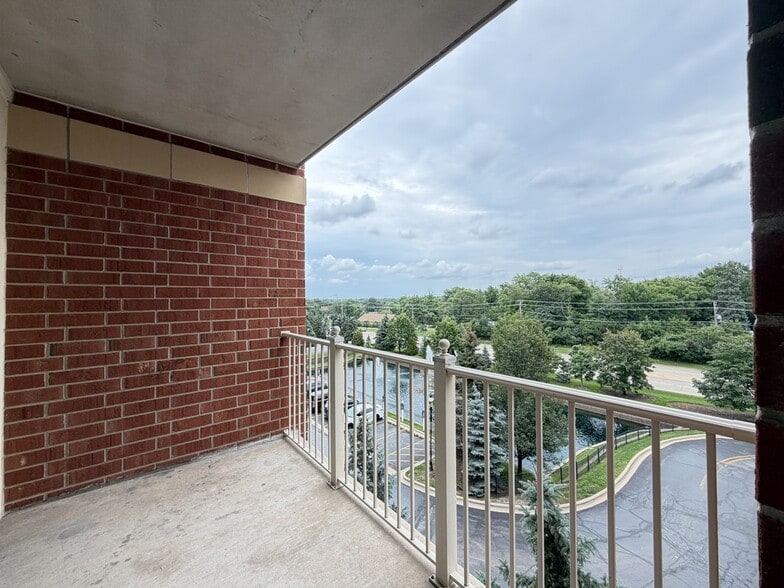 Building Photo - 2 Itasca Rd