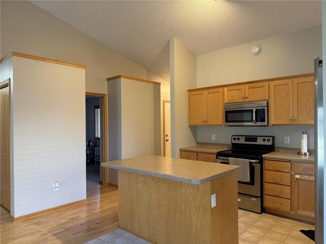Building Photo - 438 Lake Trail