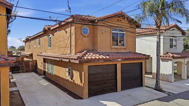 Building Photo - 726 K St