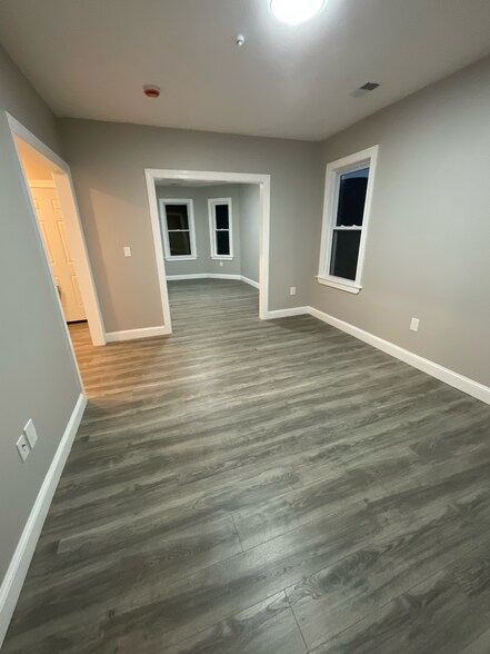 Building Photo - 52 Woolson St