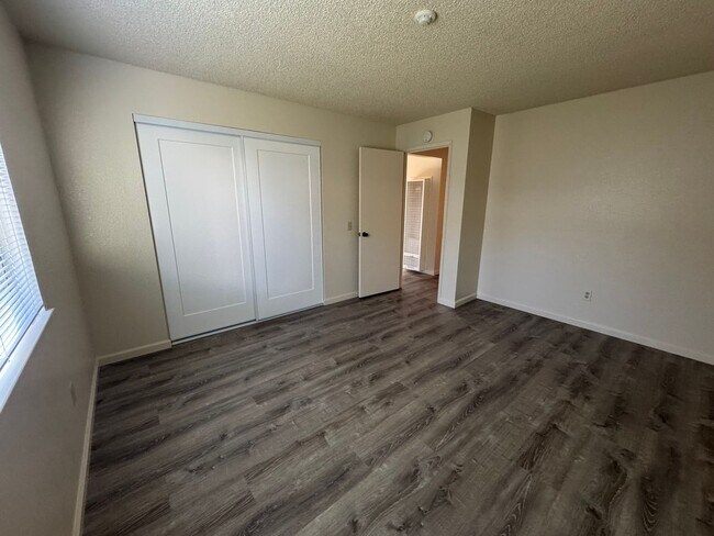 Building Photo - z6850Countryclubdr