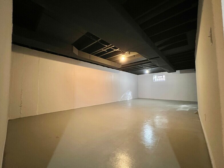 Building Photo - 417 Wenneker Dr