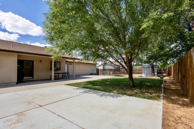 Building Photo - 7313 E Wren Dr