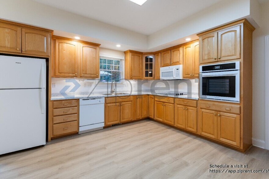 Building Photo - 6 Tiburon Pl