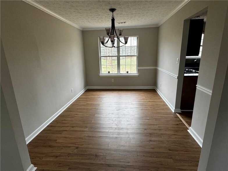 Building Photo - 2463 Meadow Spring Dr