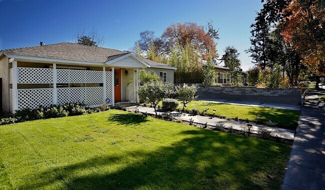 Building Photo - Beautiful North Hollywood 3 Bedroom, 2 Bath Single Family Home  *** Non-Smoking***