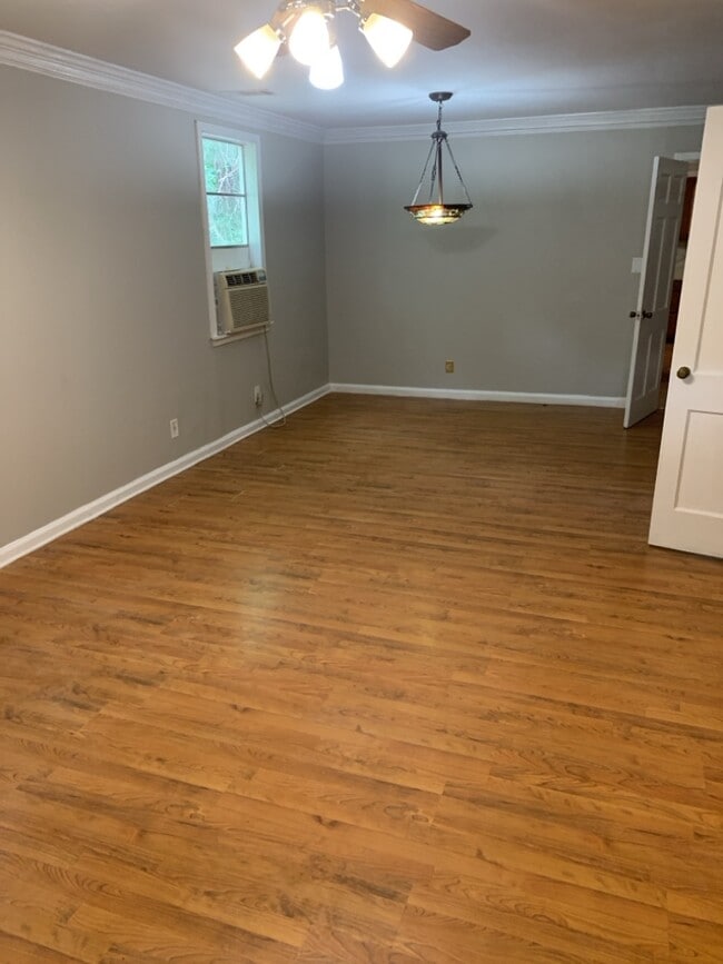 Building Photo - 2041 Mona Lisa Dr