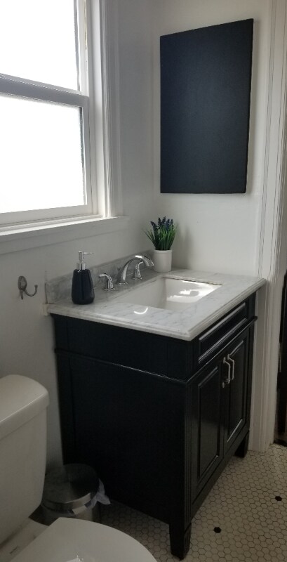 Building Photo - 362-364 W St Charles St