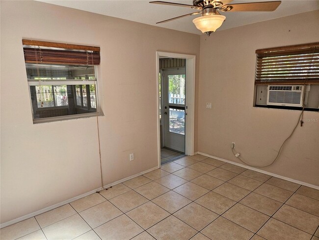 Building Photo - 1088 Panda Rd