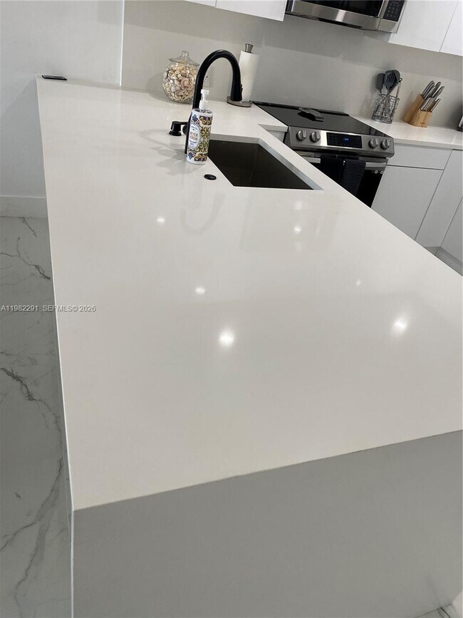 Building Photo - 1500 S Ocean Blvd