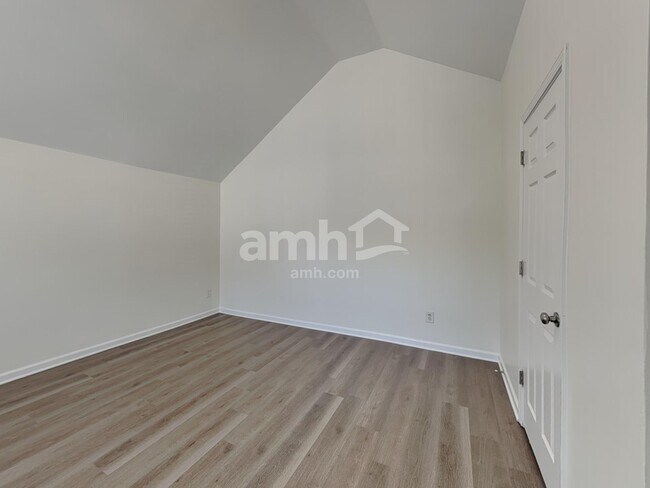 Building Photo - 8730 Royal Bluff Dr