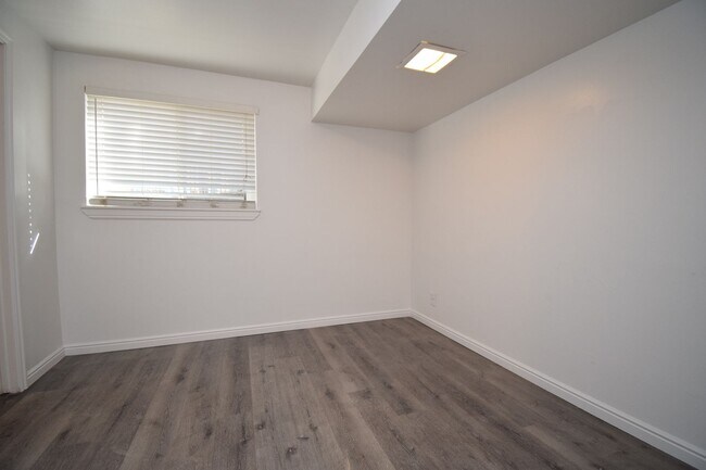 Building Photo - 4279-4279 S 1350 E