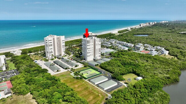 Building Photo - 5049 N Hwy A1A