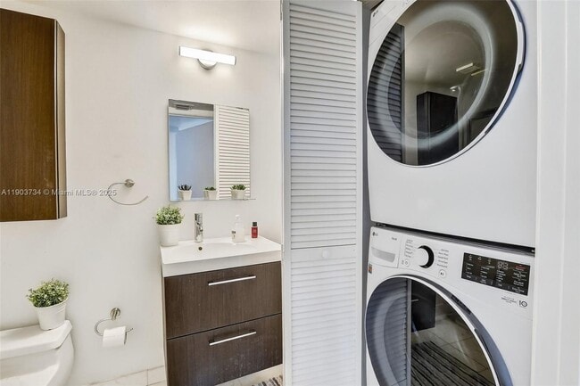 Building Photo - 3400 NE 192 St