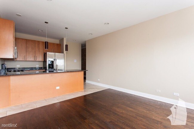 Building Photo - 3639 W Shakespeare Ave