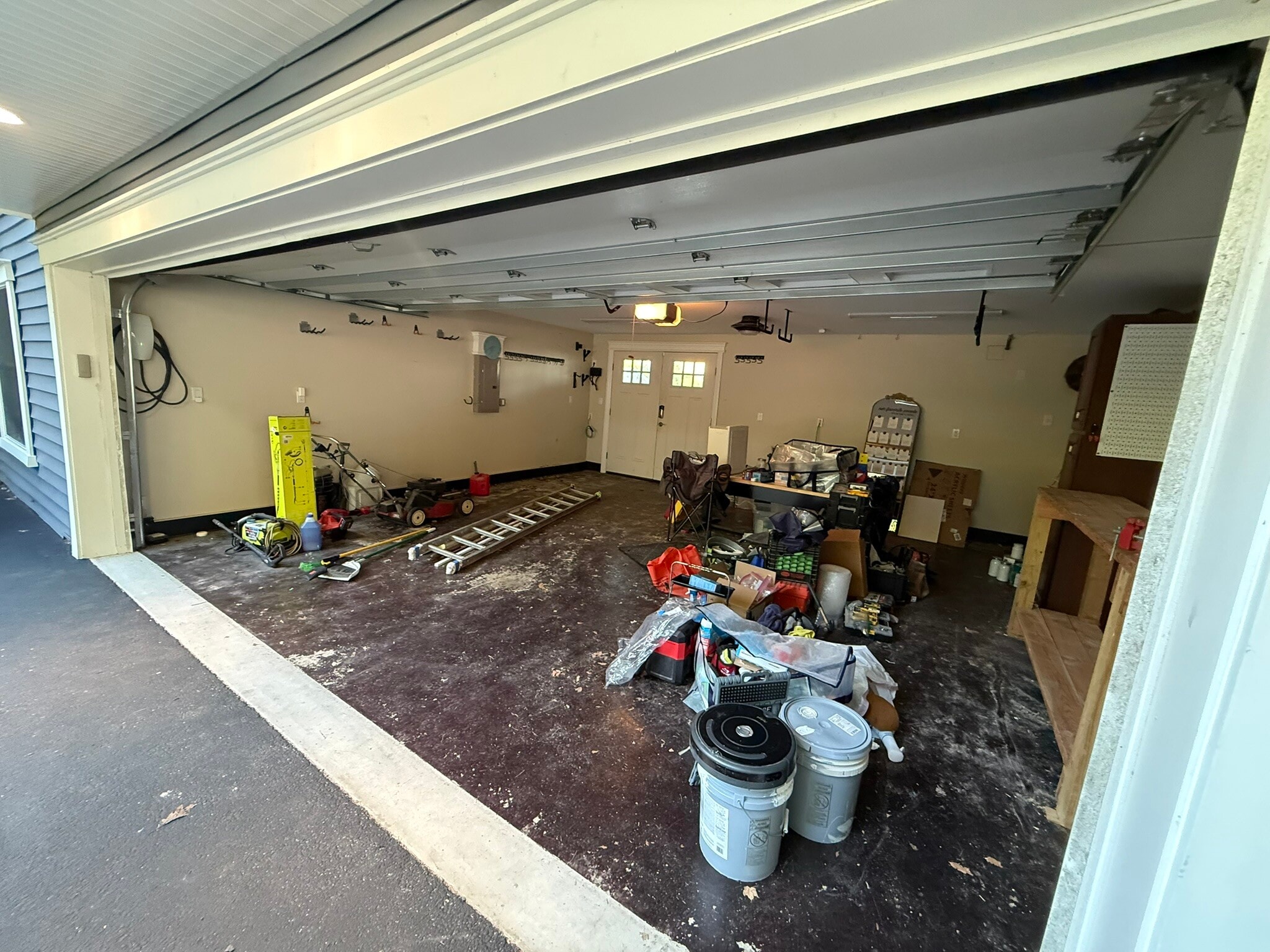 2 Car Garage with rear yard access - 99 Roland St