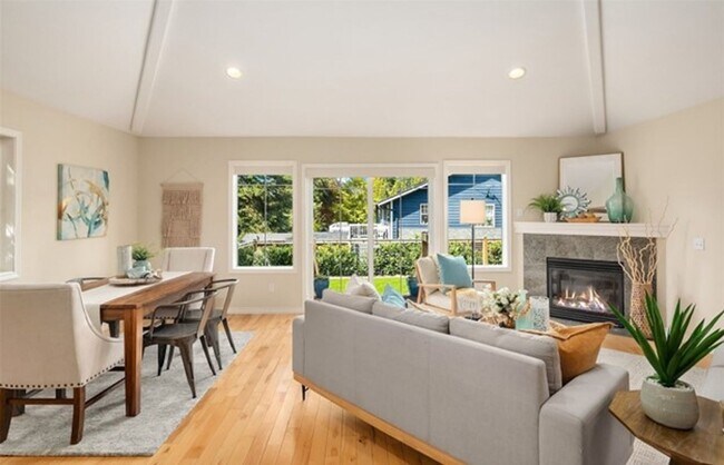 Building Photo - Impeccably Maintained and Wonderfully Updated Kenmore Home with 3 Bed and 2.5 Bath