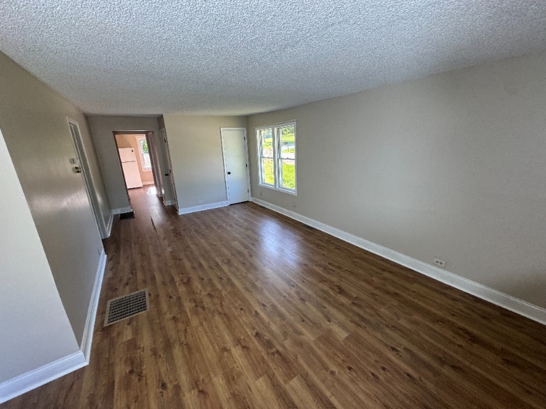 Building Photo - 30513 N Wilson Rd