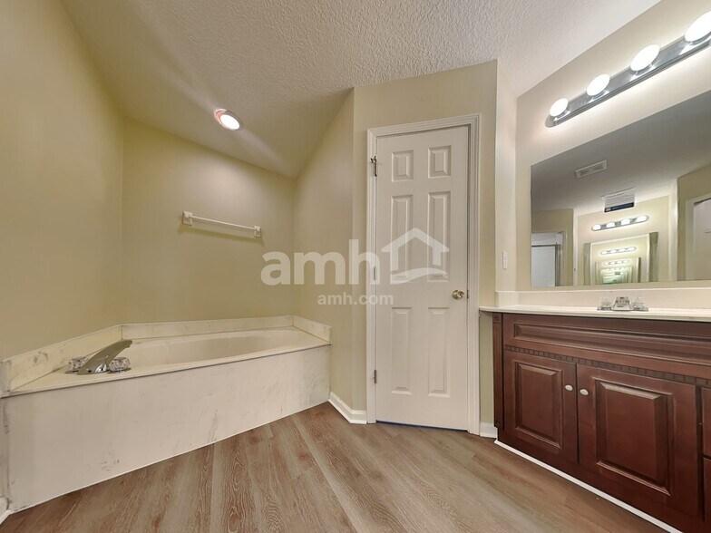 Building Photo - 13907 Nations Eagle Ln