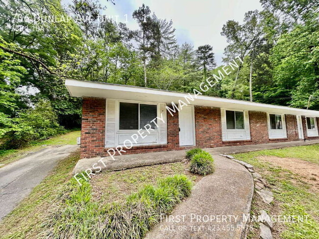 Building Photo - 706 Dunlap Ave