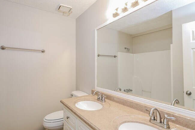 Building Photo - 1019 River Stone Ct