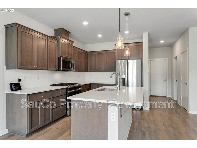 Building Photo - 8037 SE Engelmann St