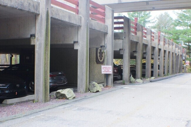 Building Photo - 55 Tall Oaks Dr