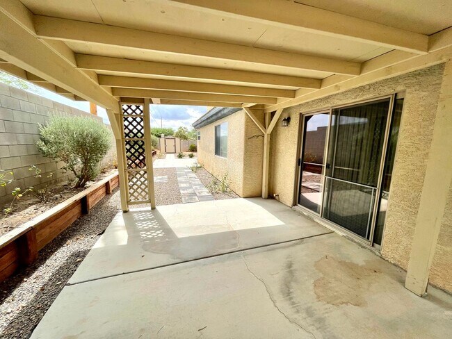 Building Photo - 3902 Heather Ave