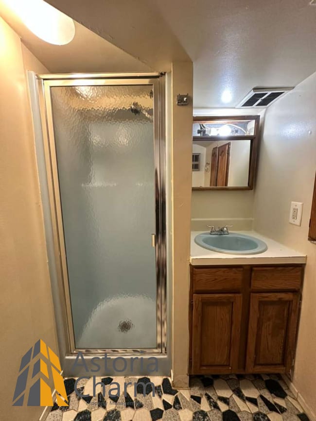 Building Photo - Move in by March 31st - Pick your move in incentive: A TV, 1 month free on a 13th month lease, or...