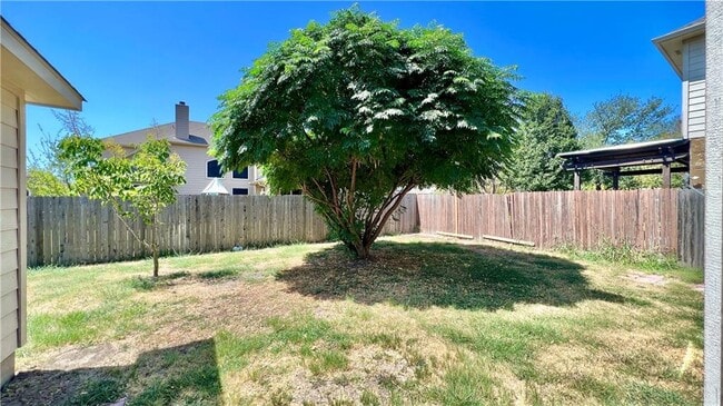 Building Photo - 2501 Speidel Dr