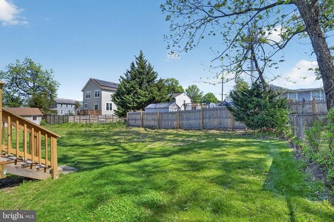 Building Photo - 505 69th St