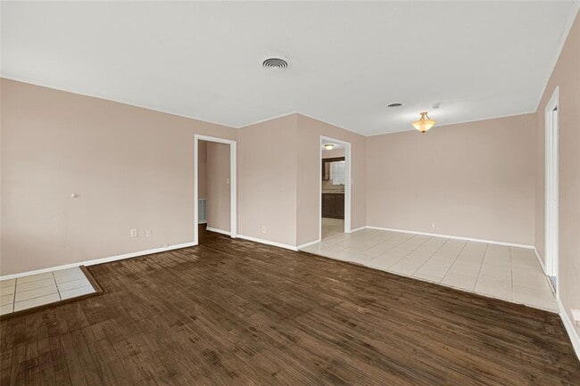 Building Photo - 702 Alta Vista Dr