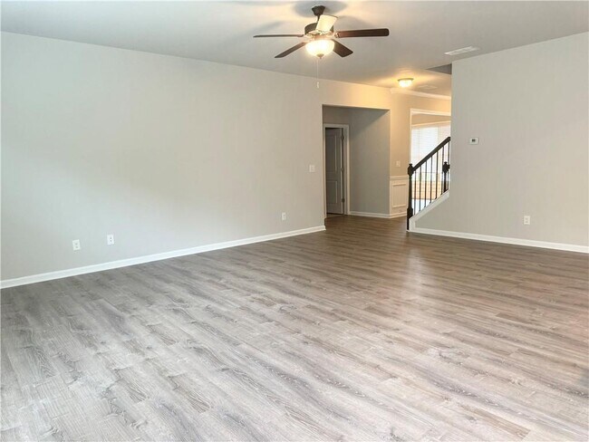 Building Photo - 2887 Regal Park Ct