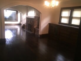 Building Photo - 4063 N 16th St