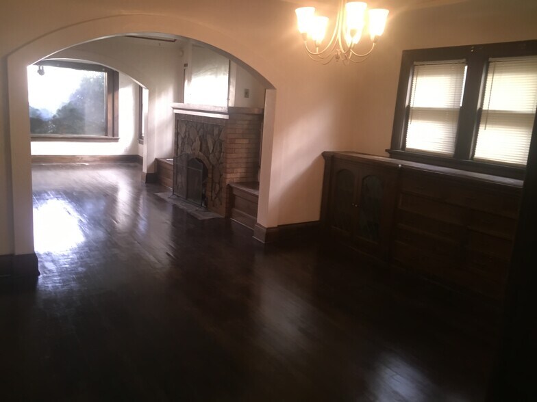 Primary Photo - 4063 N 16th St