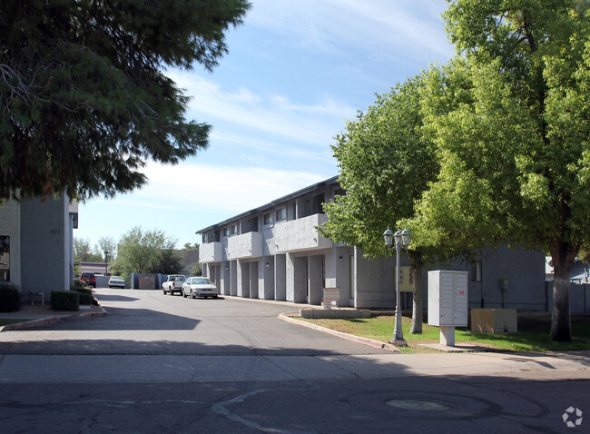 Building Photo - 7th St Villas