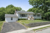 Building Photo - 5 bedroom, 1.75 bathroom house (29 East Terrace)