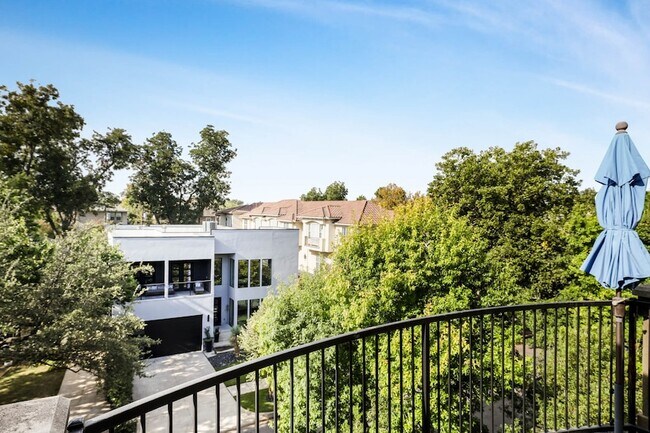 Building Photo - 3818 Holland Ave